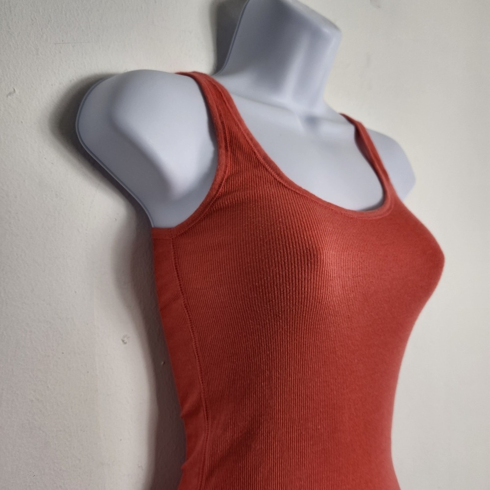 PINK Victoria's Secret XS Coral Ribbed Racerback Tank Top Stretch Y2K Casual Dog - Picture 3 of 6